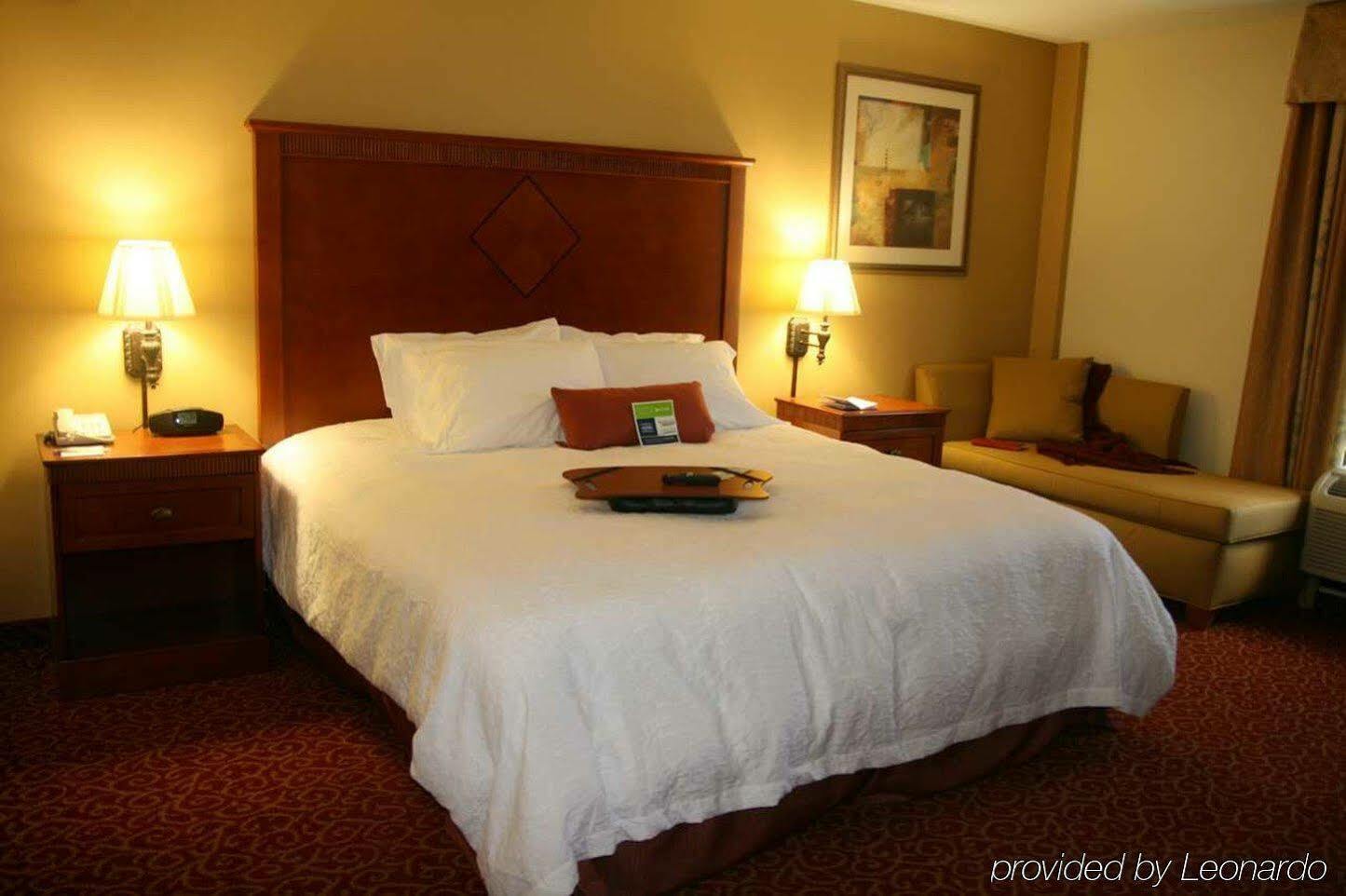 Hampton & Hotel 3*